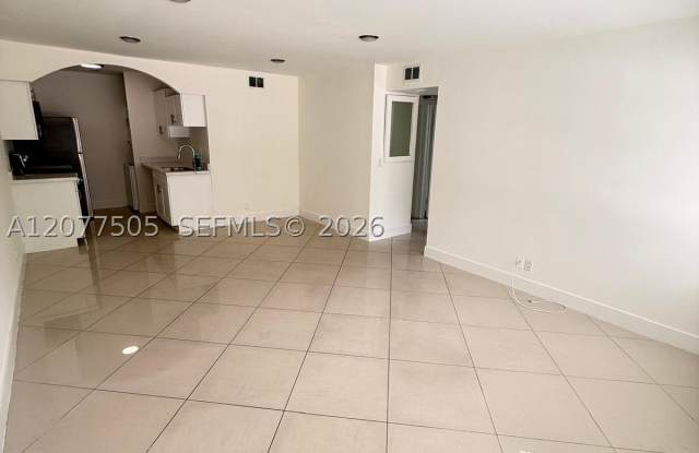 10230 Twin Lakes Dr Gallery 2