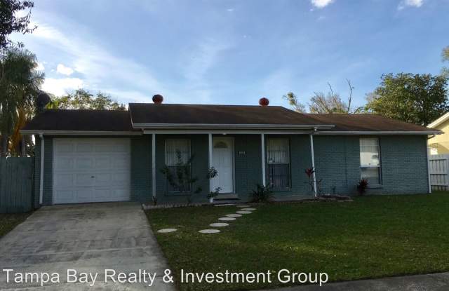 8269 Greenleaf Cir. - 8269 Greenleaf Circle, Town 'n' Country, FL 33615
