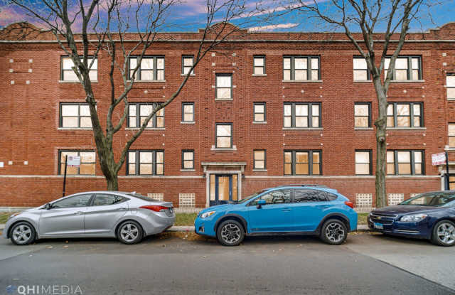 1454 W Roscoe Street photos photos