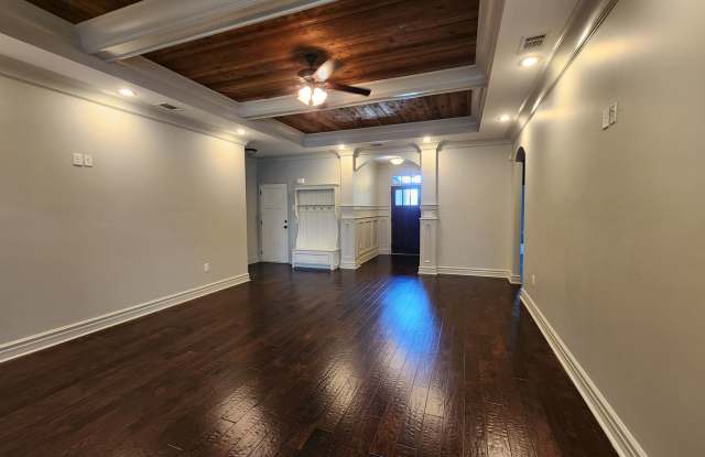 Spacious 4-Bedroom Home with Fenced Yard Near Moody AFB Gallery 3