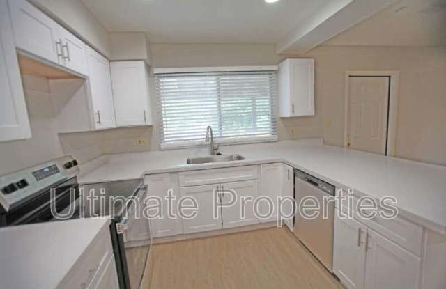10825 N 45th Ln photos photos
