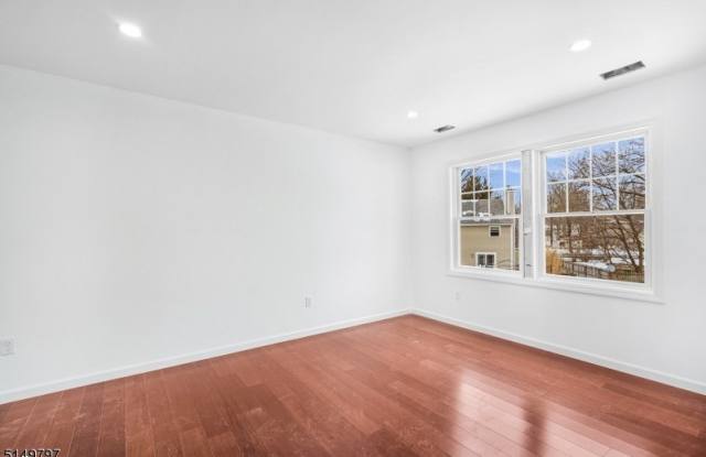 262 Old York Rd Gallery 4