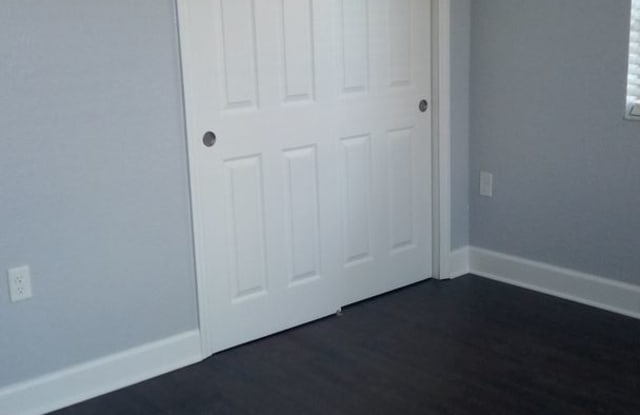 1506 James L. Redman Pkwy ******* Gallery 4