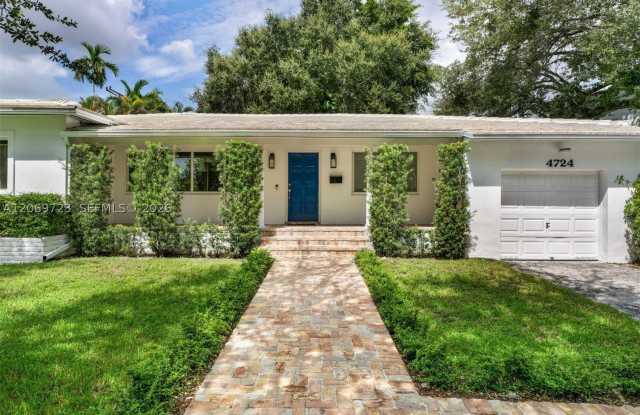 4724 Orduna Dr Gallery 2