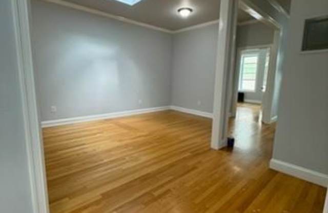 87-16 91st Avenue Gallery 3