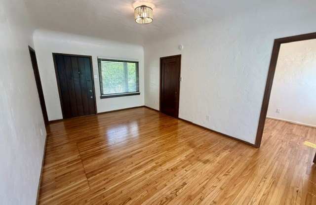 1844 E 5th St. #3 Gallery 2