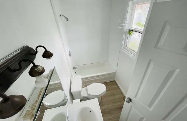 327 Hampshire Street Gallery 4