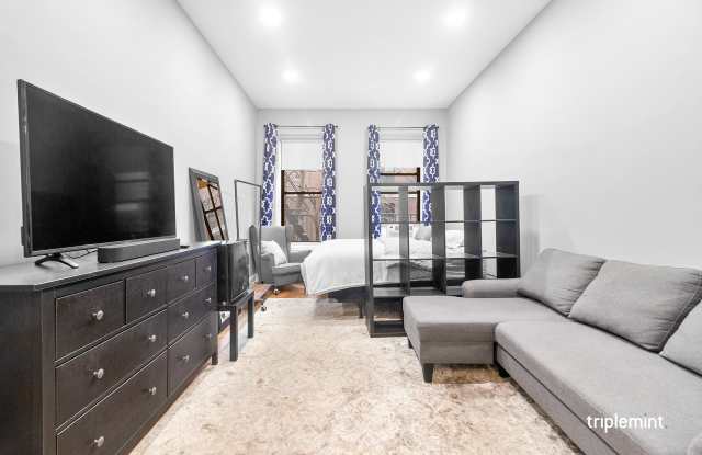 173 East 74th Street Gallery 2