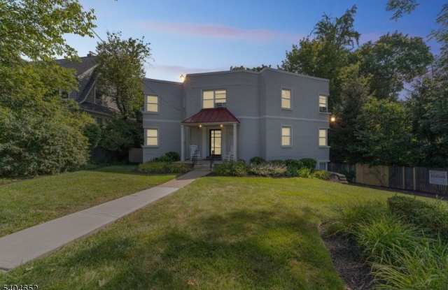 819 Bloomfield Ave. Unit 2 photos photos