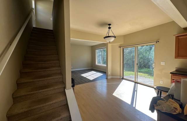 4 Bed 2 Bath Home in Bellingham with Garage - RENT SPECIAL 1/2 MONTH FREE RENT Gallery 4
