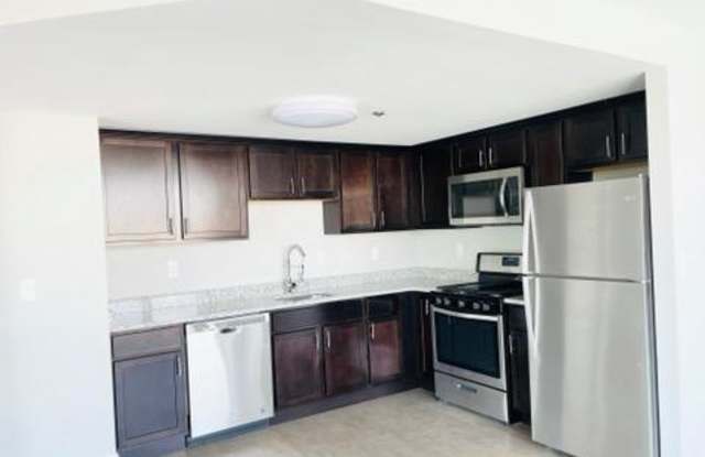 250 E HARBORTOWN DR # 30/404 Gallery 4