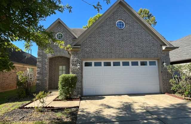 Renovated 4 Bedroom 2.5 Bath Home for Rent! (1778 square feet, Per owner) Gallery 1