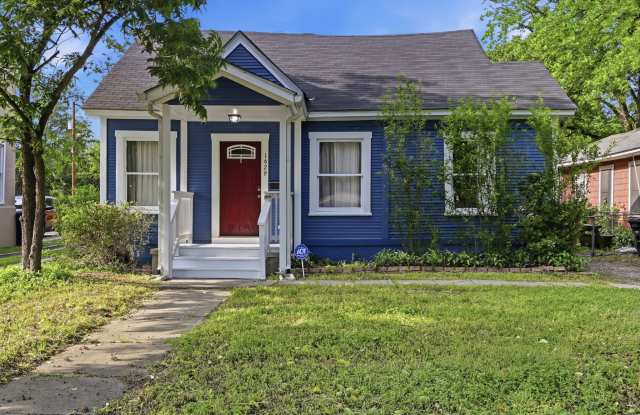 1629 West Woodlawn Avenue Gallery 1