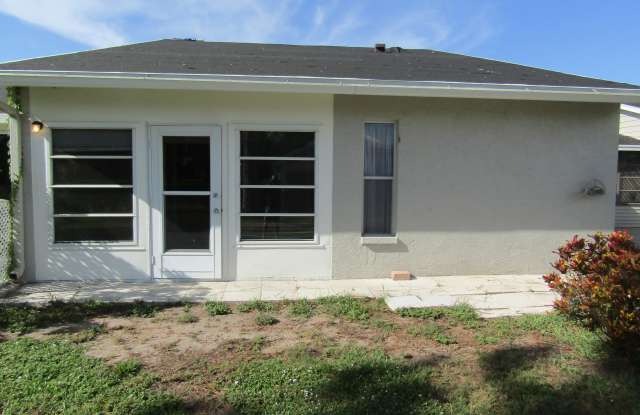 605 Pinebrook Crescent Gallery 4