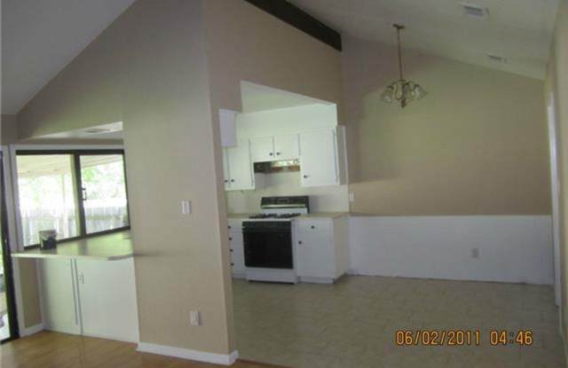 Lovely home for lease in North Austin! Come see!! Gallery 3