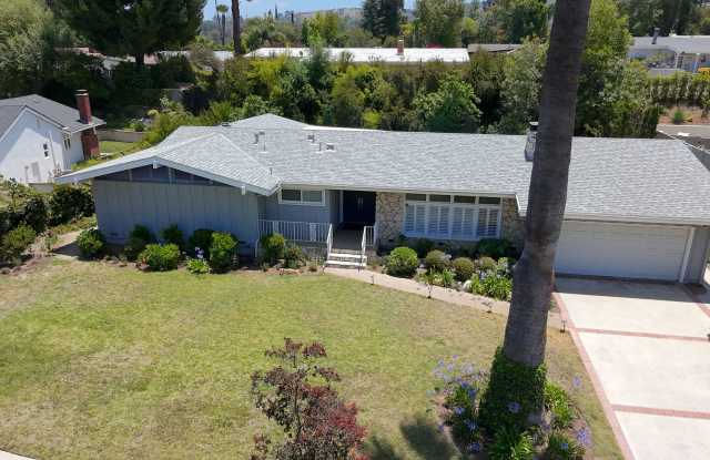 Beautiful One Level, 3 Bedroom, 3 Bathroom Tarzana Pool Home for Lease! Gallery 3