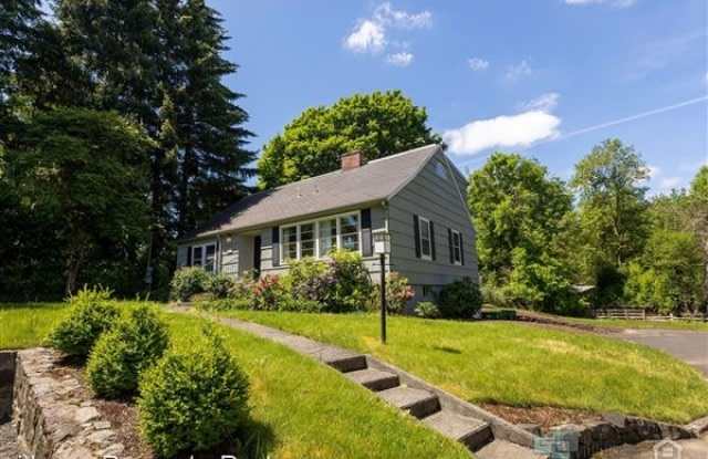 3835 SW 91st Ave - 3835 Southwest 91st Avenue, West Slope, OR 97225
