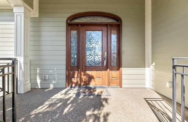 210 Stewart Court Gallery 2