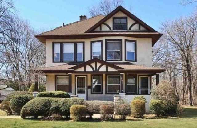 587 Wyckoff Ave photos photos