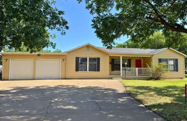 Large 3 Bed 2 Bath in Floral Heights! photos photos