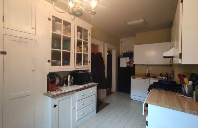 1986 Commonwealth Ave #4 Gallery 3