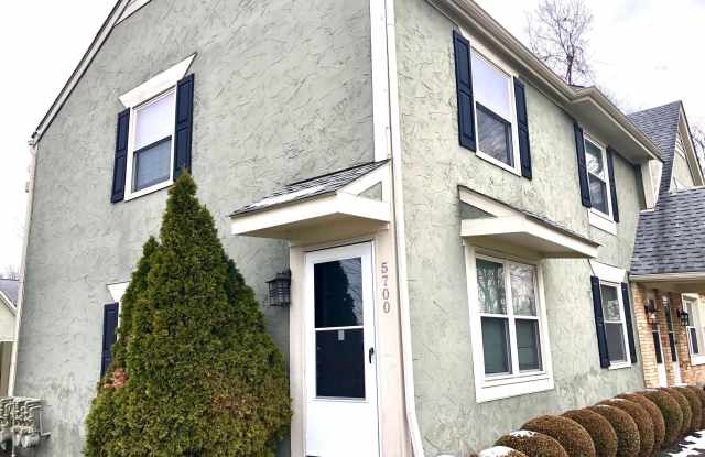 5700 Crossing Court unit: 4 photos photos