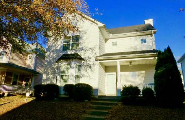 4592 Parkway Circle - 4592 Parkway Circle, East Point, GA 30349