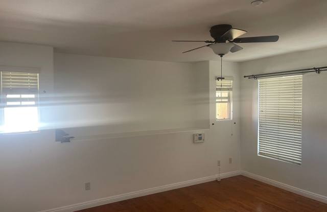 3 bedrooms 3 baths townhome FOR RENT in EASTLAKE Gallery 4