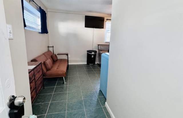 1105 West Rock Spring Road - B-APT Gallery 4