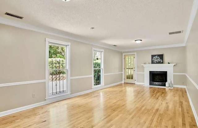 1140 Magnolia Way SE Gallery 4