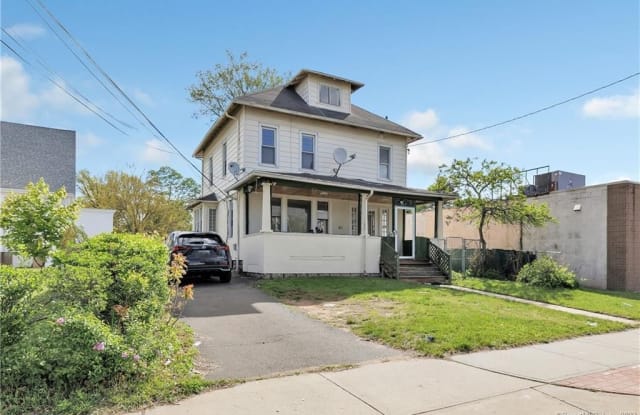 667 Campbell Avenue - 667 Campbell Avenue, West Haven, CT 06516