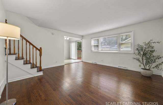 452 N Addison Road Gallery 3