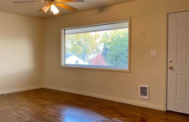 Updated 2-Bedroom Duplex in The Dalles Gallery 3