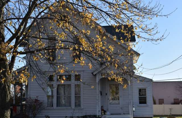 Great location, beautiful property! - 249 South Church Street, Bowling Green, OH 43402