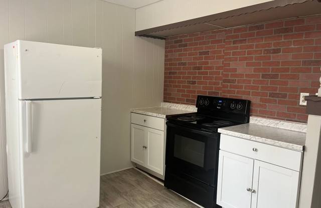 ACCEPTING SECTION 8 - 3 Bedroom 1 Bath Home in Lancaster City - Fenced in Backyard! photos photos