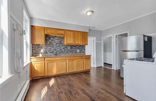 109 Pocasset Avenue photos photos