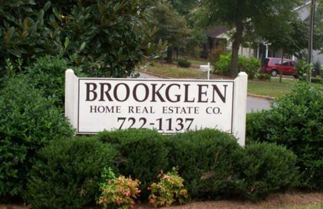 Brookglen Apartments | 1441 Brookwood Drive Apt A Gallery 2