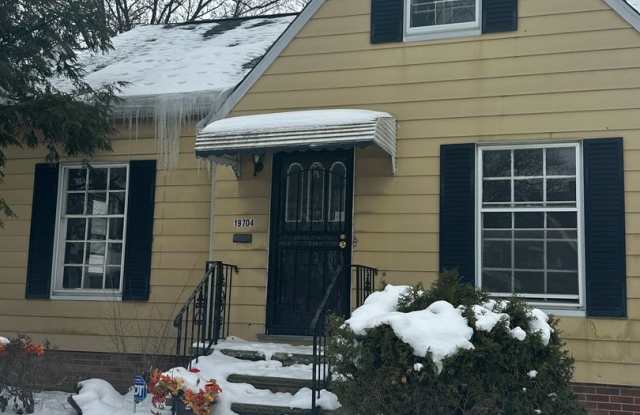 Maple 3bd/ 4bd Home Accepting Section 8 Gallery 1