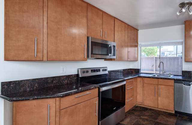 Amazing, Quiet University City Condo For Rent Gallery 3