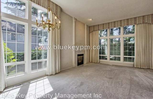 8922 SW Greensward Lane Gallery 4