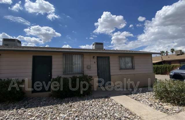 5752 East 28th Street - B Gallery 3
