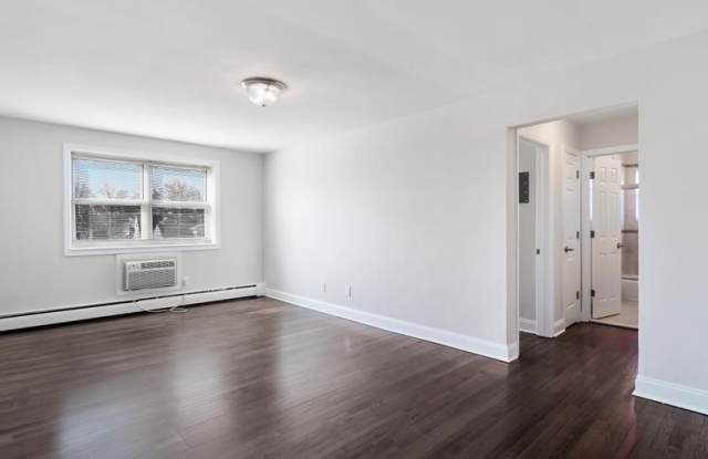 White House Apartments Gallery 3