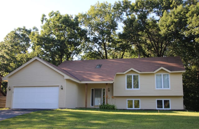 10211 173rd St W - 10211 173rd St W, Lakeville, MN 55044