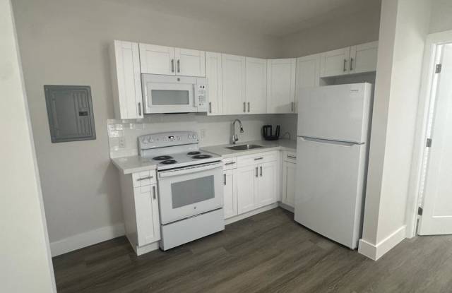 142 SW 21 Ave - Unit 5 photos photos
