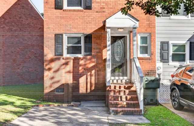 129 Village Walk Gallery 1