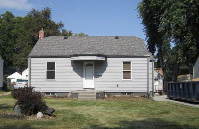 Dont miss out! Florence Area 3 bed 3 bath, partial finished basement, w/ garage $1,550 - 2728 Sharon Drive, Omaha, NE 68112