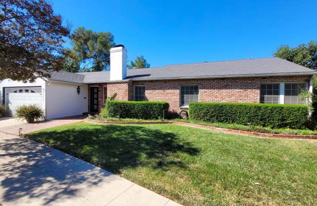 Gorgeous 3 Bed 2 Bath House In Whittier College Hills With Stunning Back Yard Available Now! - 13739 Ridge Road, Whittier, CA 90601