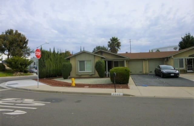4565 Westridge Dr - 4565 Westridge Drive, Oceanside, CA 92056