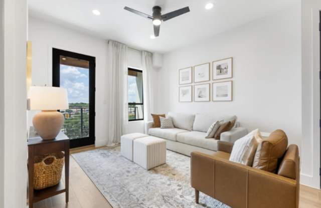 Prime UTSA Area Condo Rental | Stylish 1BR Near La Cantera & The Rim Gallery 1