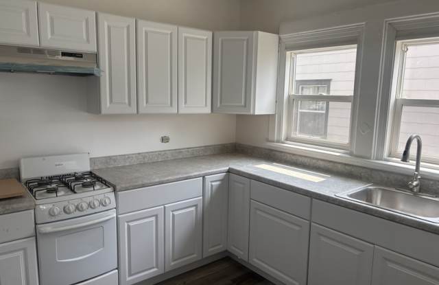 1712 A Avenue Northeast - 1 photos photos